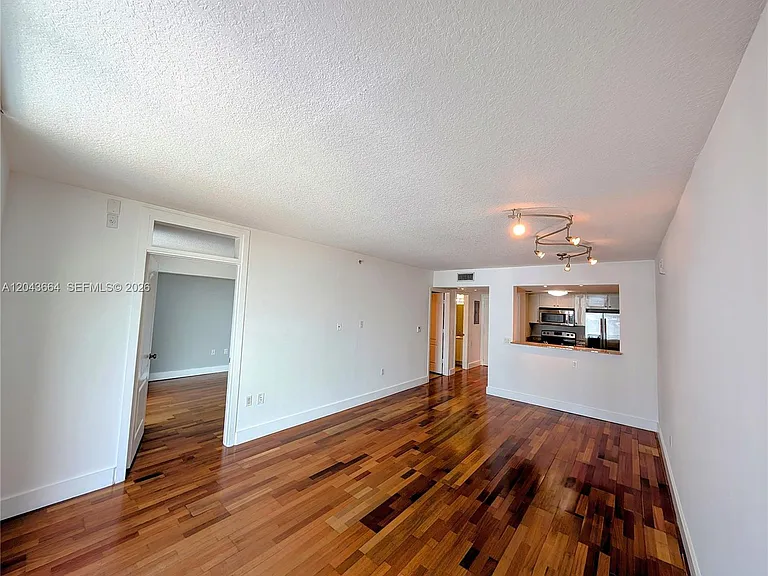 60 NW 37th Ave #605 — Photo 10