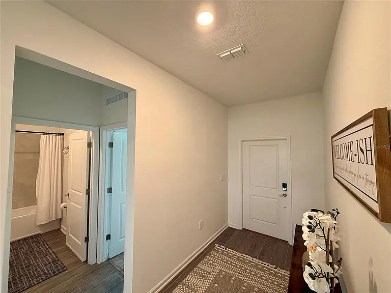 2970 Armstrong Ave — Photo 9
