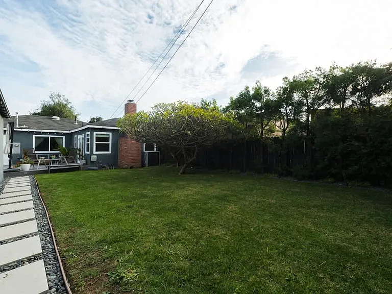 Lindblade St — Photo 100
