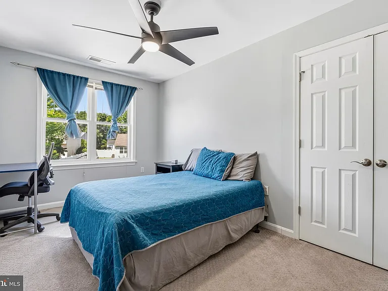 13922 Rutgers Ct — Photo 40