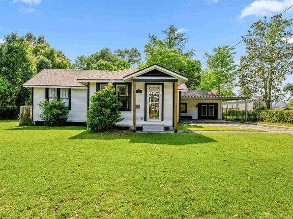 303 Hall St, Dequincy, LA 70633