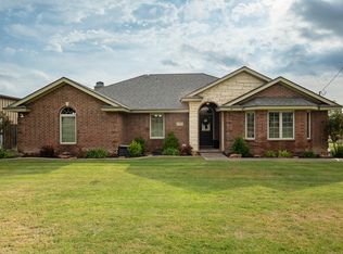 2102 Mesa Rd, Lubbock, TX 79403