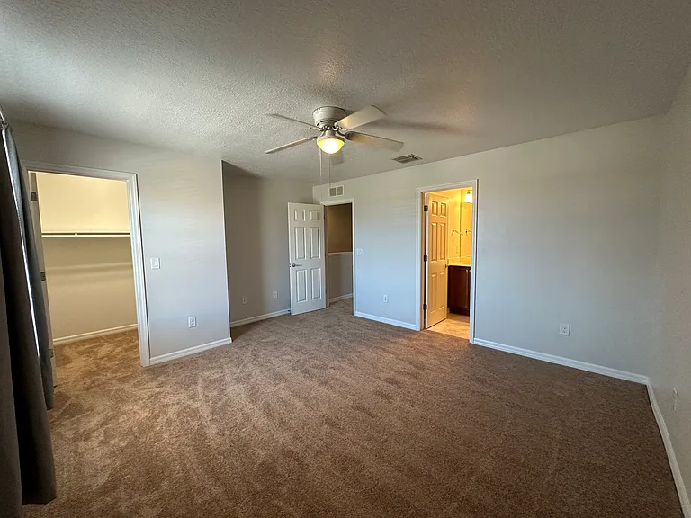 1061 Normandie Way — Photo 16