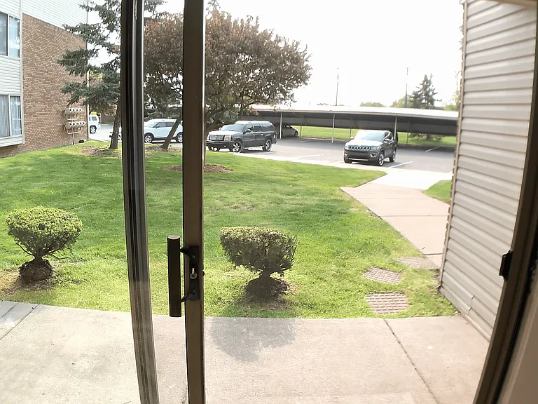 Prentiss Pointe Apartments — Photo 276