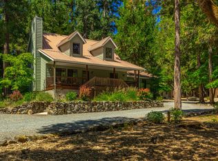 320 Hitching Post Rd, Grants Pass, OR 97526