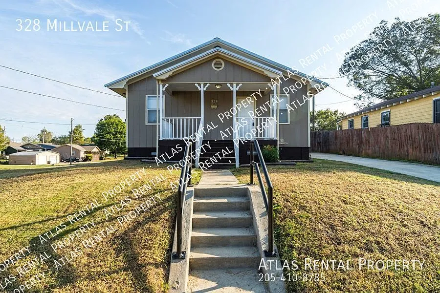 Pet Friendly/ Move in Ready Home in Birmingham! — Photo 1