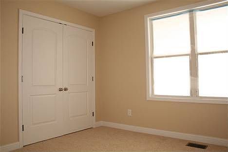 5th image of 243 Lisa Ln