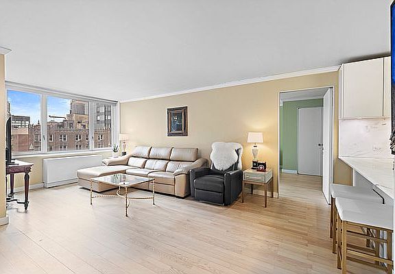3rd image of 322 W 57th St APT 23M1