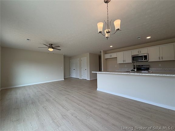 4th image of 1556 Solar Street LOT 33