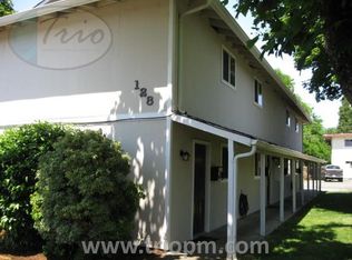 128 E St, Springfield, OR 97477