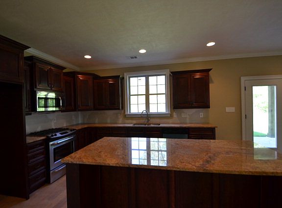 5th image of 6335 Southbroom Dr
