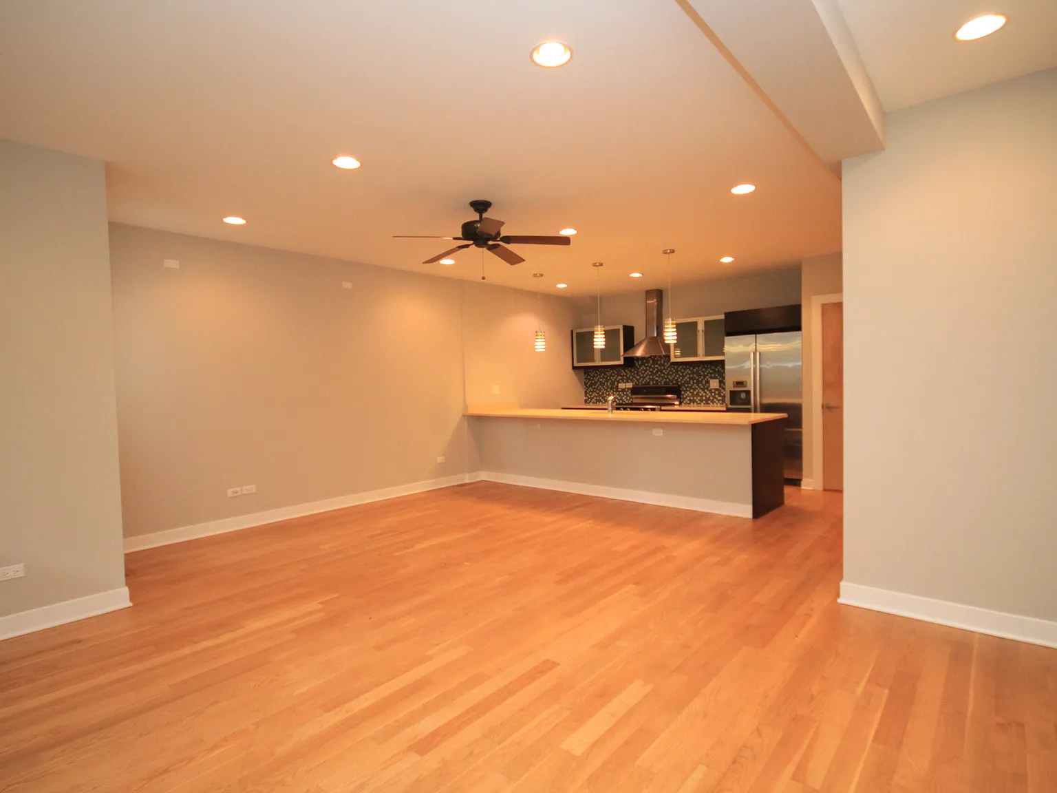 2 bed, 2.5 bath, 1109 sqft, $4,095 — Photo 4