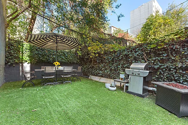 Sold by Compass | media 22