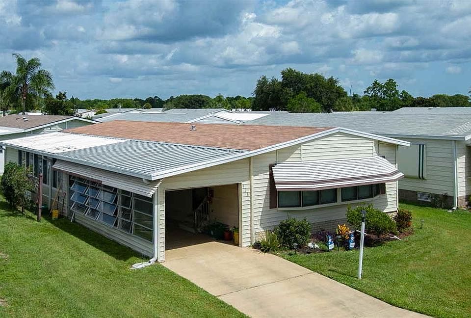 1st image of 908 Oleander Cir