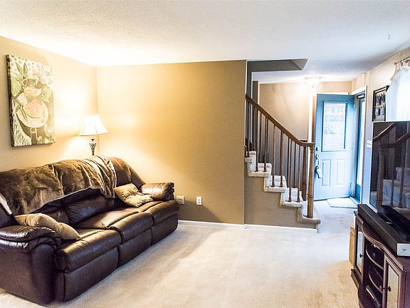4th image of 7105 Kercheval Dr