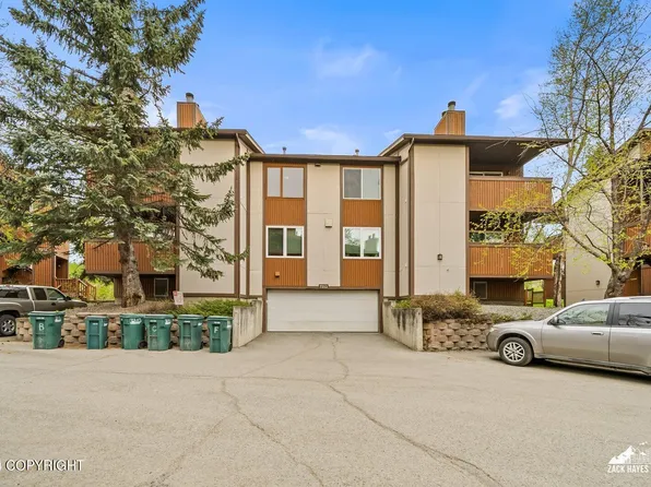 7212 Foxridge Cir #13-F, Anchorage, AK 99518
