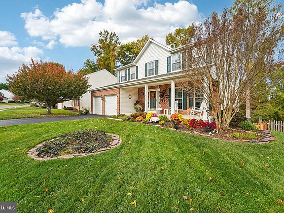 2nd image of 810 Oak Mill Dr