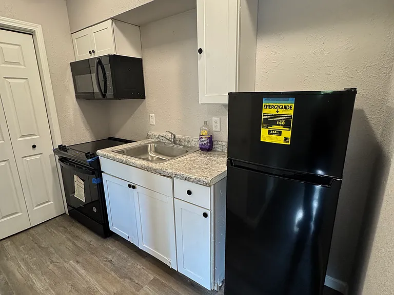 1015 Bloomfield Rd #204 — Photo 3