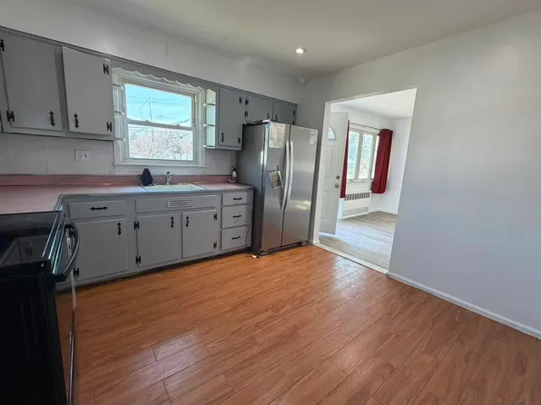 660 Targee St, Staten Island, NY 10304