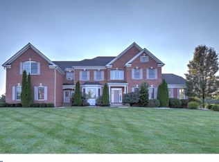 22 Ridgeview Way, Allentown, NJ 08501