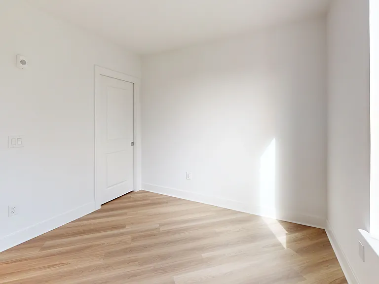 701 N Henry St #209 — Photo 11