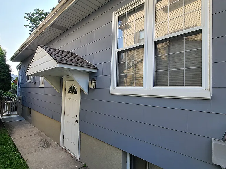 404 Henry St #2 — Photo 11