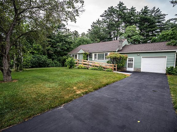 4th image of 16 Lupine Ln