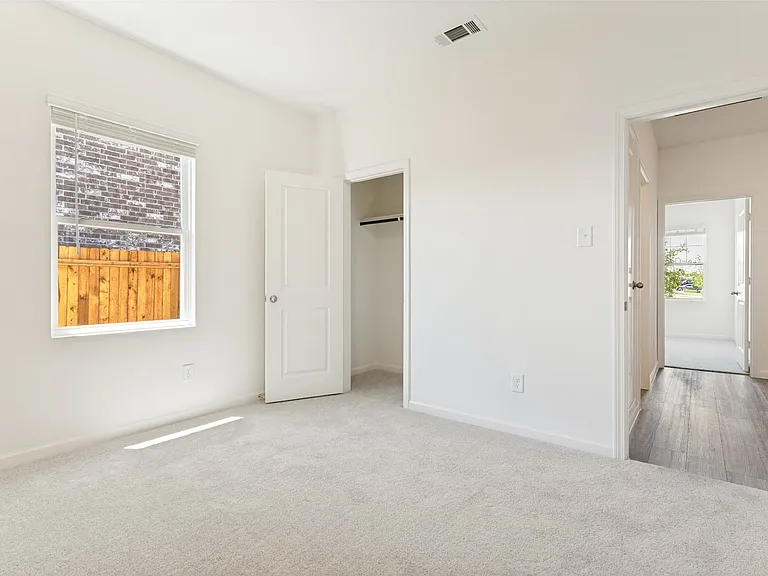 Secondary bedroom 2
