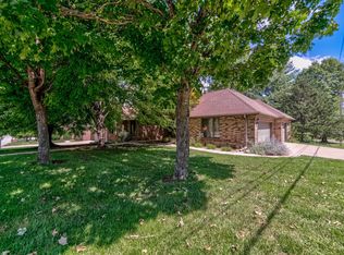 1982 S Brandon Ave, Springfield, MO 65809
