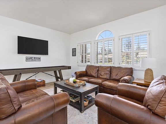 5th image of 7412 Feather River Dr