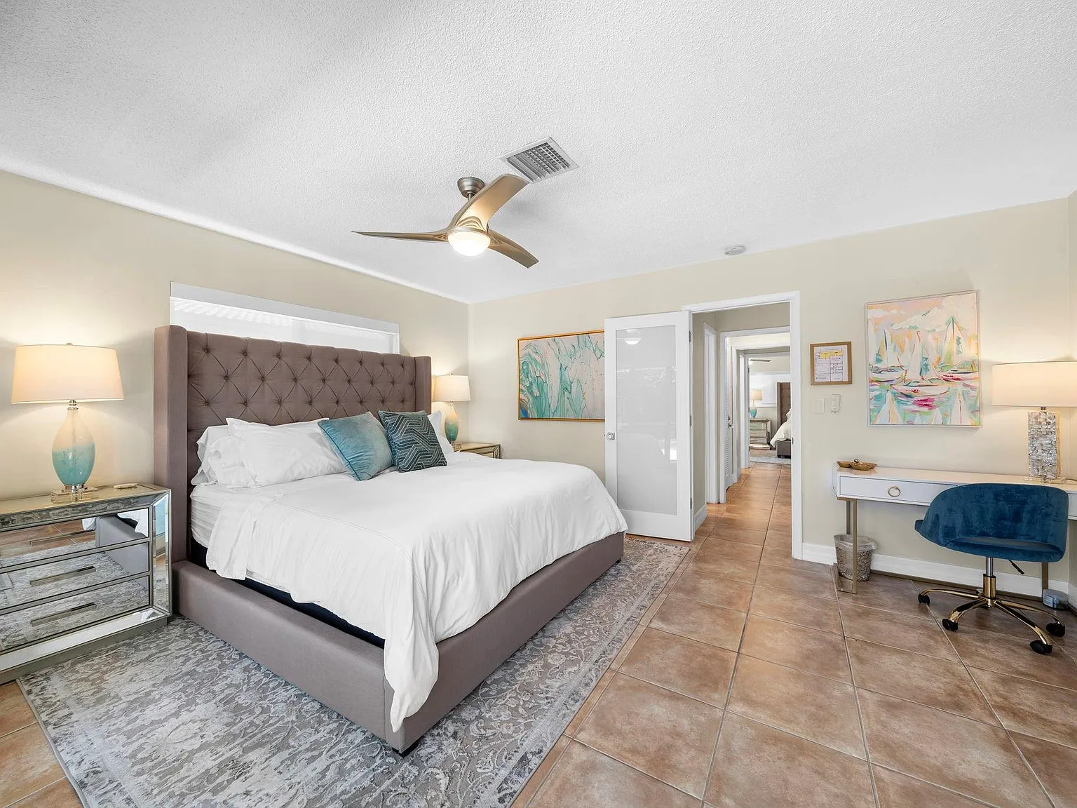 2 bed, 2.0 bath, 1400 sqft, $4,500 — Photo 3