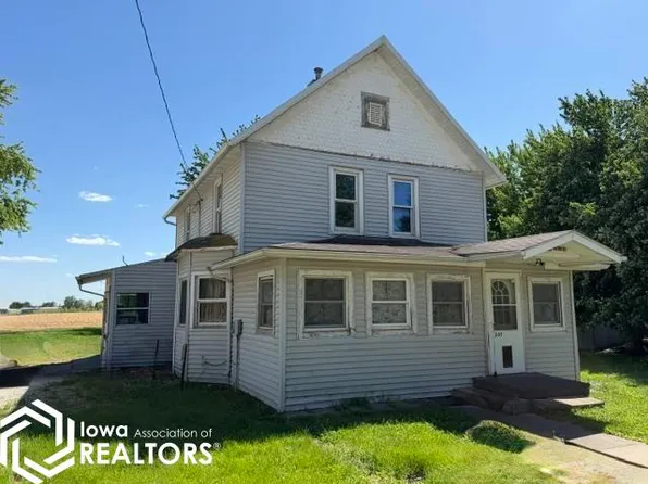 307 E Main St, Wayland, IA 52654