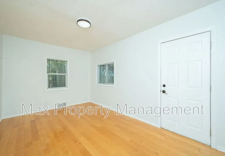 3830 51st St — Photo 16
