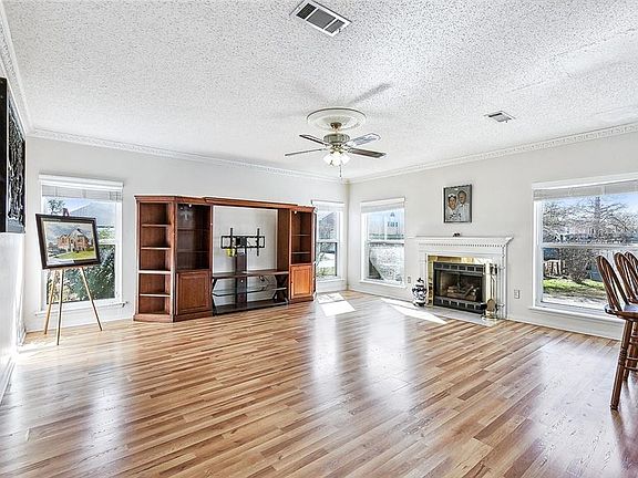 5th image of 4 Lake Lynn Dr