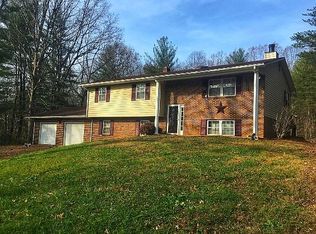 1003 Anthony Dr, Patrick Springs, VA 24133