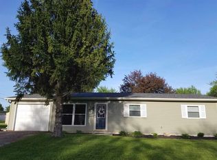 304 Clyde Ave, Angola, IN 46703