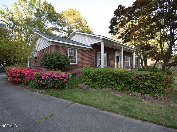 2nd image of 206 Whittington Circle