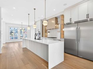 3112 W 40th St SW, Calgary, AB T3E 3K1