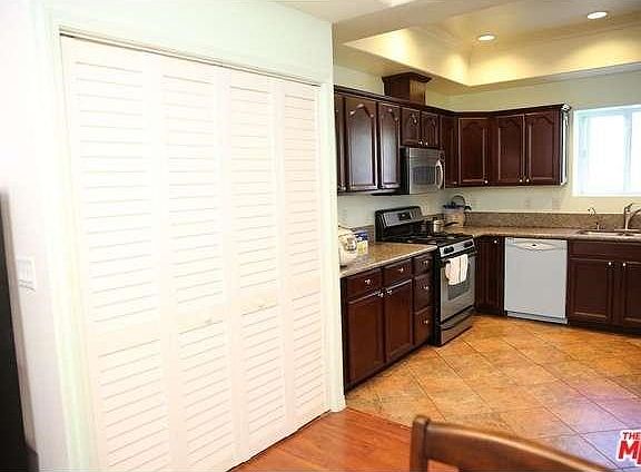 5th image of 309 S Mariposa Ave APT 103