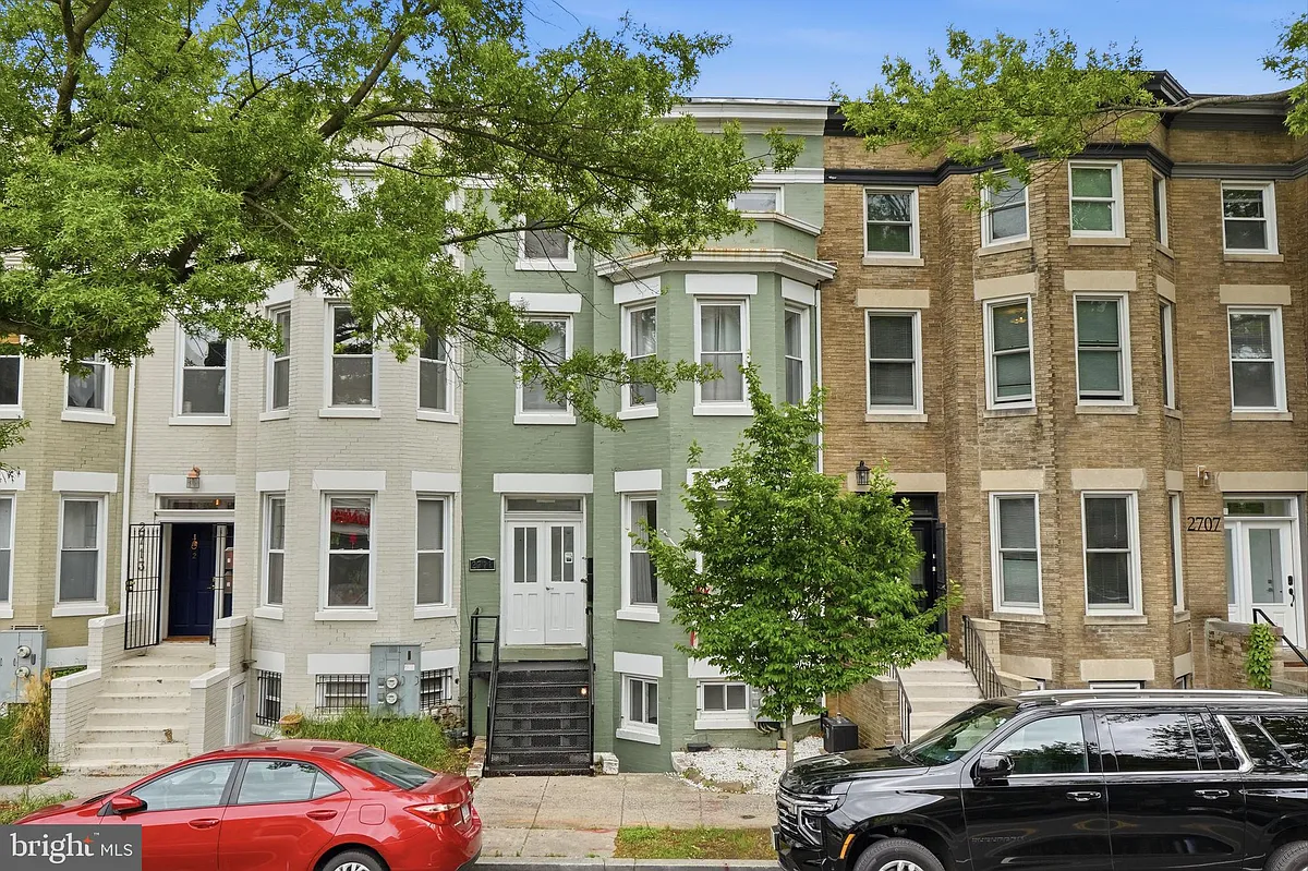 Building Photo - 2711 11th St NW #C