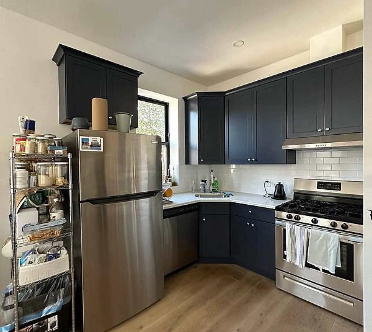 551 Seneca Avenue — Photo 4