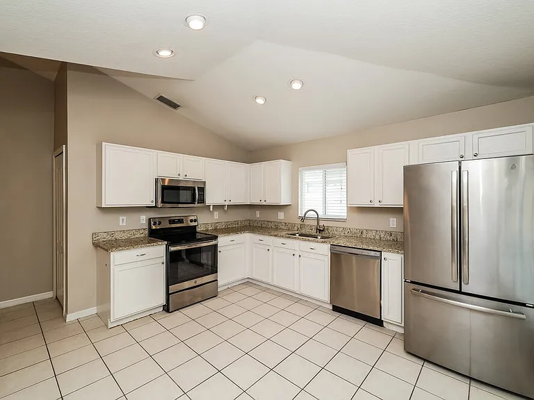 7002 Crown Lake Dr — Photo 7