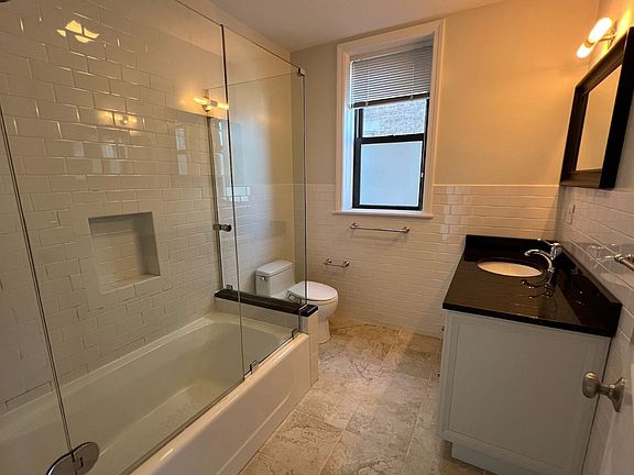 3rd image of 2021A Commonwealth Ave #1