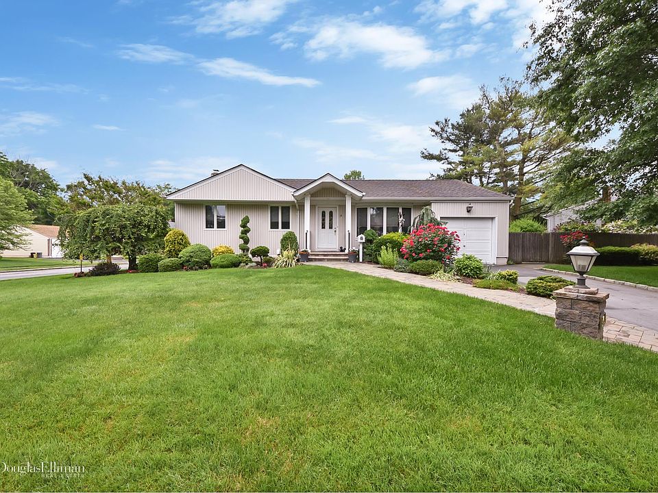 1st image of 14 Pine Dr