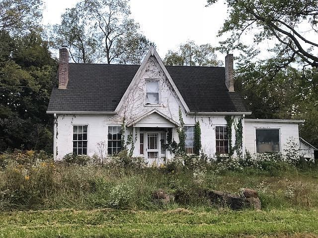 2nd image of 2781 Saltair Maple Rd
