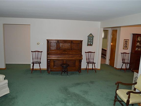 5th image of 684 Treichler St