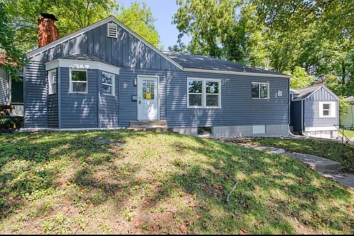 137 Chambers Rd Photo 1