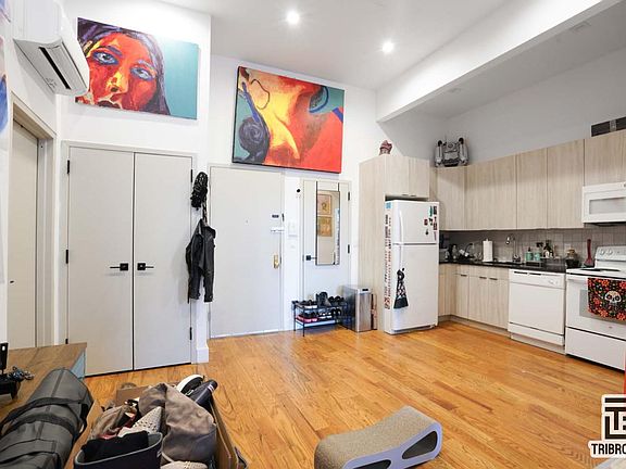 5th image of 1068 Putnam Ave APT 3F