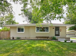 900 3rd St, Waukee, IA 50263