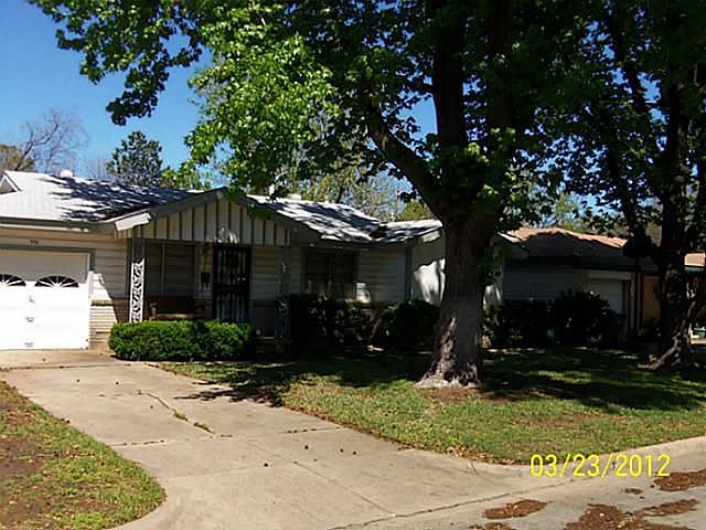 2nd image of 772 Betty Ln